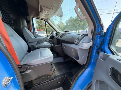 Used 2018 Ford Transit 250 148 Medium Roof RWD image 24