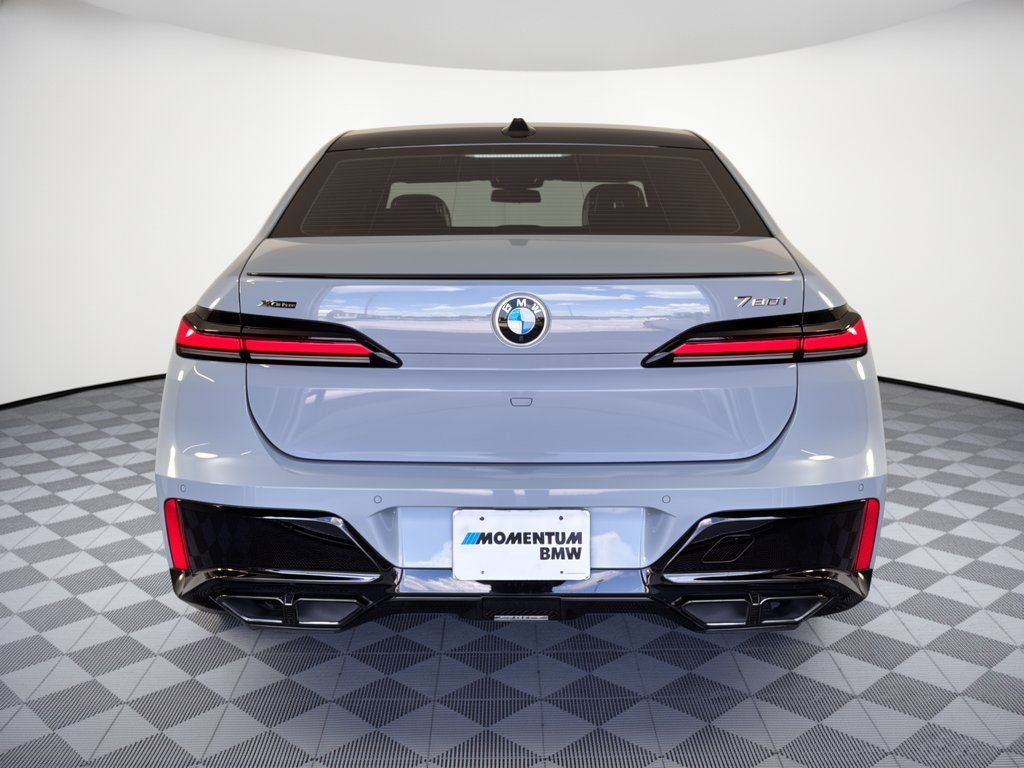 Used 2023 BMW 760i xDrive AWD/4WD image 11