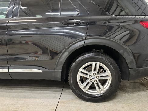 Used 2023 Ford Explorer XLT w/ Equipment Group 202A image 6
