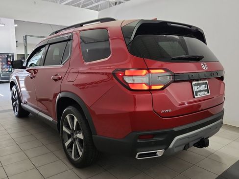 Used 2025 Honda Pilot Elite image 5