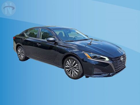Used 2026 Nissan Altima 2.5 SV FWD image 2