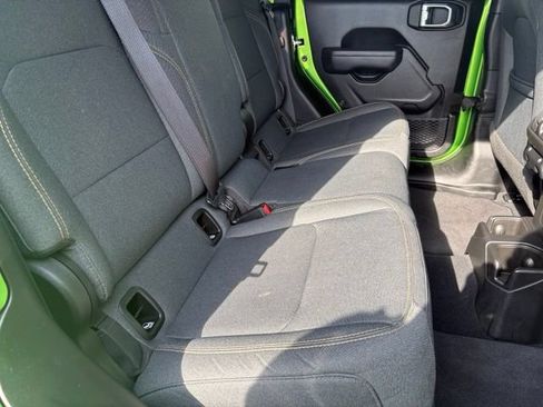 Used 2025 Jeep Gladiator Sport AWD/4WD image 18