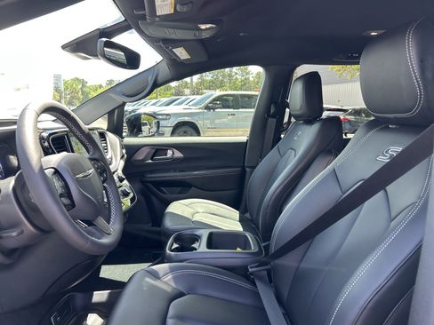 New 2026 Chrysler Pacifica Select image 28