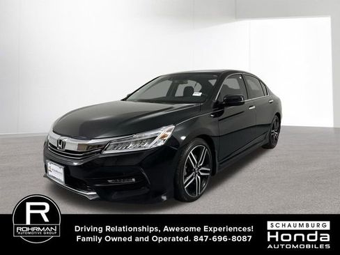 Used 2016 Honda Accord Touring image 2