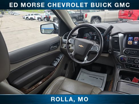 Used 2020 Chevrolet Suburban Premier AWD/4WD image 25
