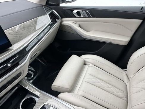 Certified 2023 BMW X7 xDrive40i w/ Executive Package image 40