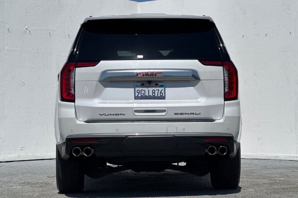 Used 2023 GMC Yukon XL Denali AWD/4WD image 4