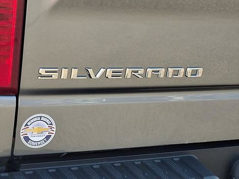 Used 2021 Chevrolet Silverado 1500 LT AWD/4WD image 33