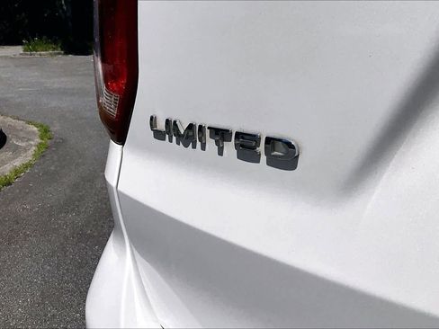 Used 2017 Ford Explorer Limited FWD image 10