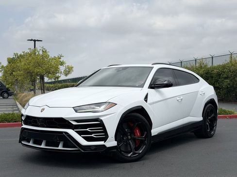Used 2021 Lamborghini Urus AWD/4WD image 6