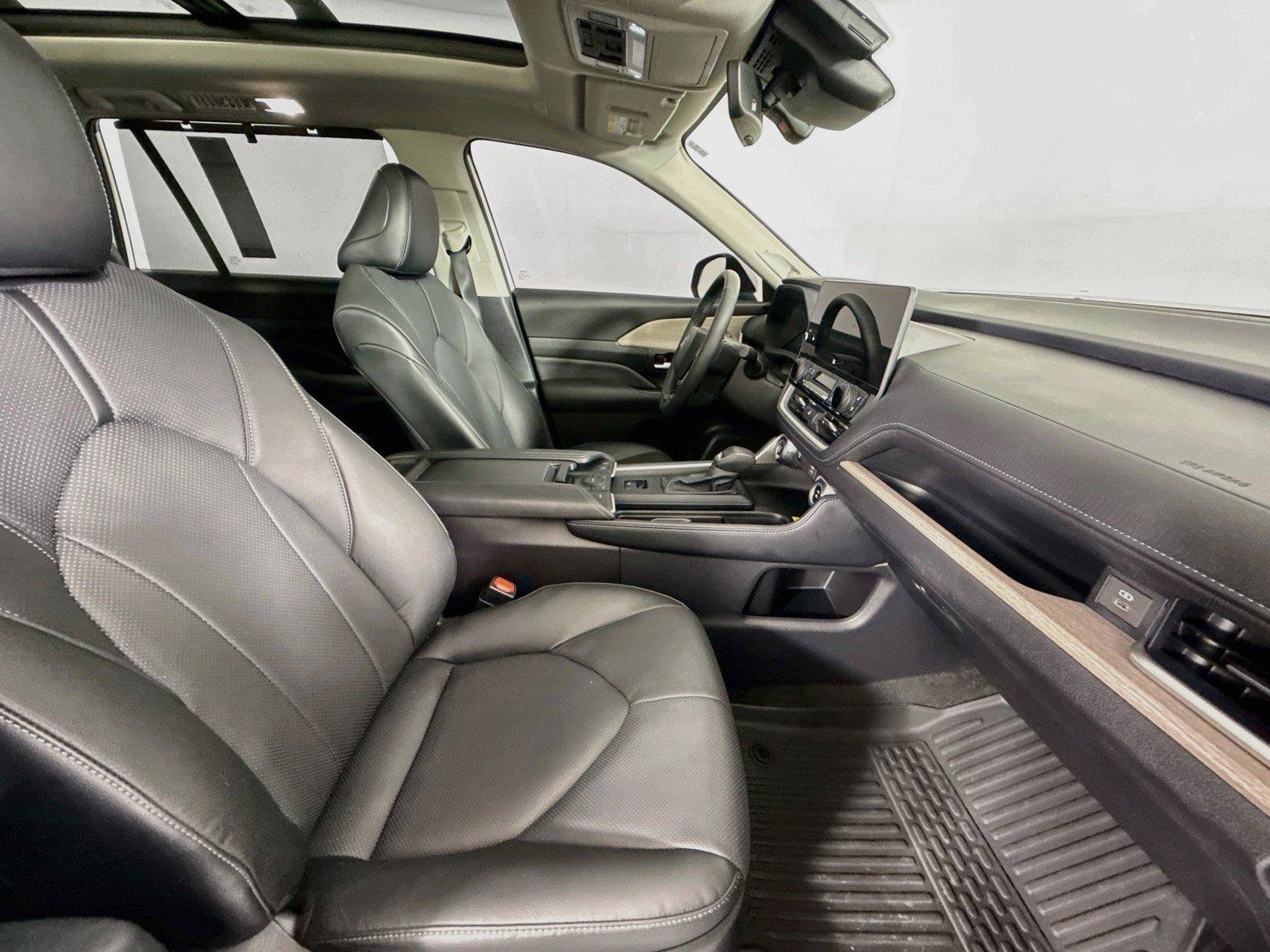 Certified 2026 Toyota Grand Highlander FWD image 46
