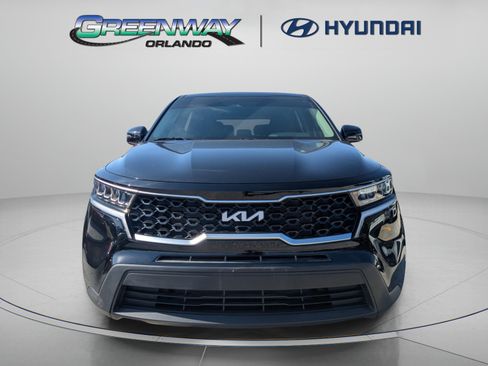 Used 2023 Kia Sorento LX FWD image 2