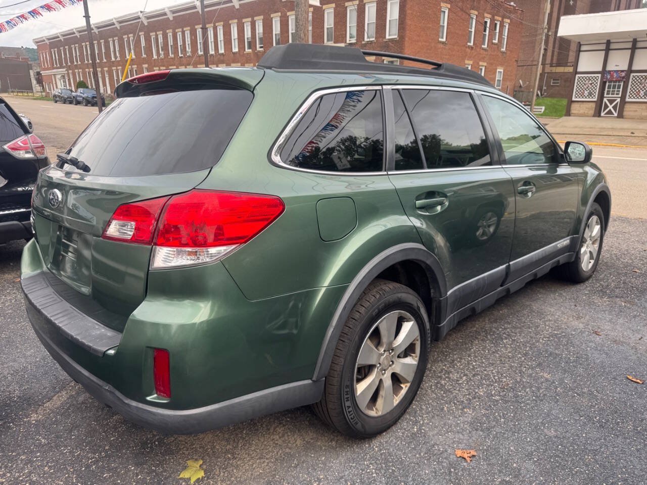 Used 2012 Subaru Outback 2.5i Premium w/ All-Weather Pkg AWD/4WD image 5