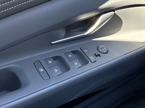 Certified 2025 Hyundai Elantra Sport image 16