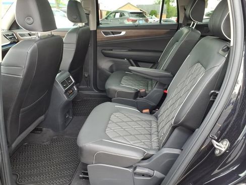 Used 2025 Volkswagen Atlas SEL Premium R-Line AWD/4WD image 7