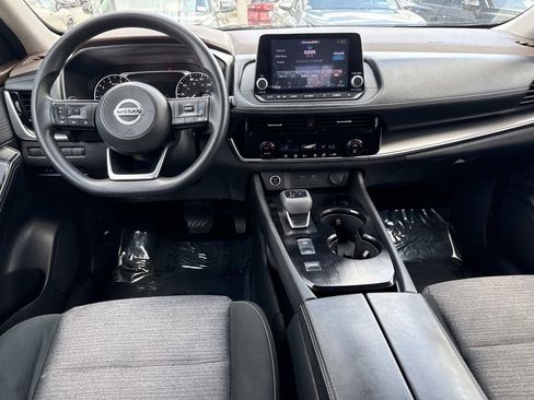 Used 2021 Nissan Rogue SV image 16