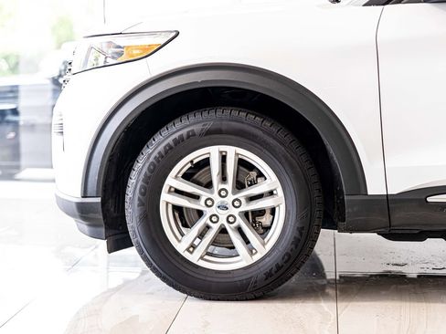 Used 2021 Ford Explorer XLT AWD/4WD image 8