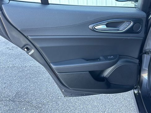 Used 2024 Alfa Romeo Giulia Sprint image 25