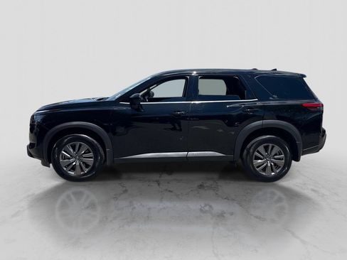 Used 2025 Nissan Pathfinder S AWD/4WD image 2
