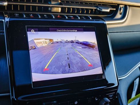 New 2025 Jeep Grand Cherokee Laredo X w/ Luxury Tech Group I image 25