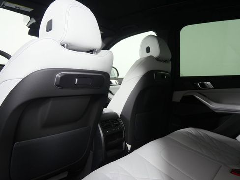 New 2026 BMW X5 xDrive40i AWD/4WD image 16