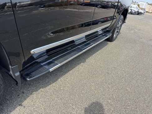 Used 2023 Chevrolet Silverado 1500 High Country AWD/4WD image 13