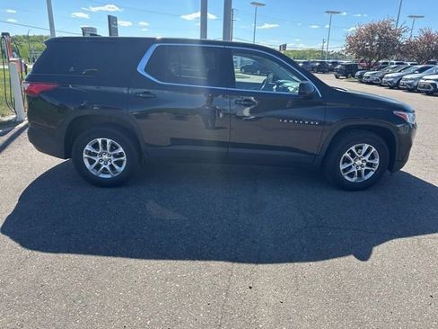 Used 2020 Chevrolet Traverse LS AWD/4WD image 2