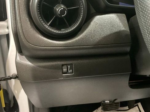 Used 2023 Chevrolet Colorado W/T image 8