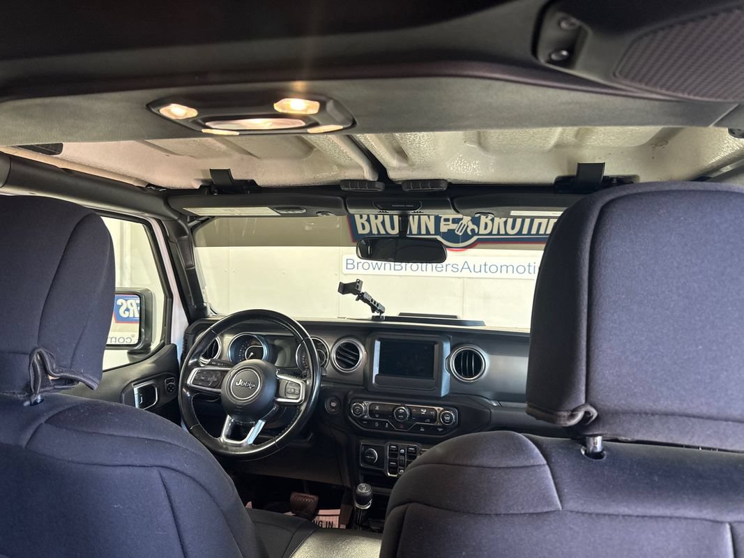 Used 2021 Jeep Wrangler Unlimited Sahara AWD/4WD image 38
