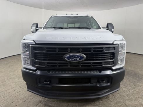 Used 2024 Ford F350 XL AWD/4WD image 2