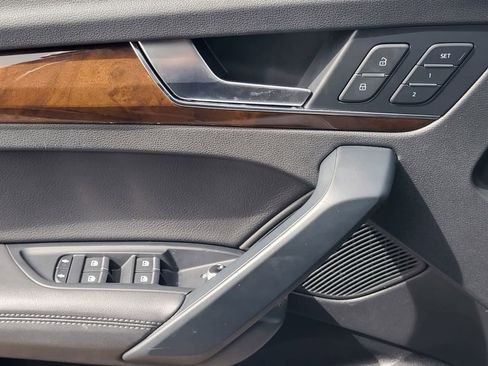 Used 2019 Audi Q5 2.0T Premium Plus w/ Premium Plus Package image 15