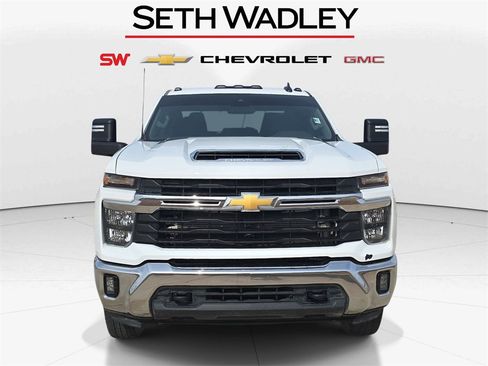 Used 2024 Chevrolet Silverado 3500 LT w/ Convenience Package image 2