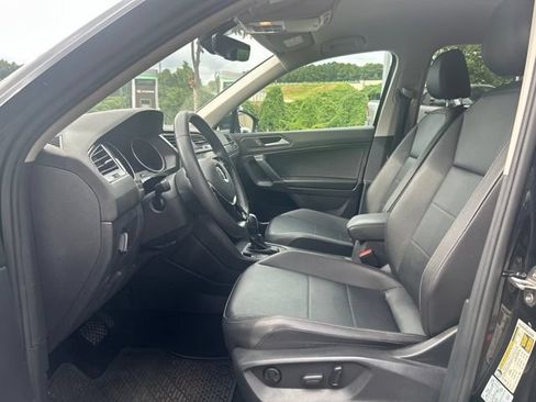 Used 2020 Volkswagen Tiguan SE FWD image 11