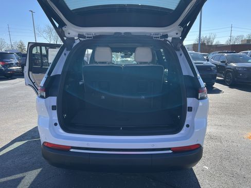 New 2026 Jeep Grand Cherokee L Limited AWD/4WD image 22