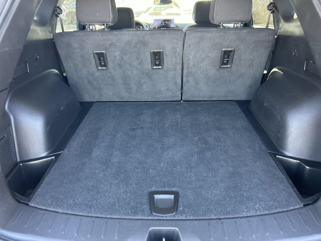 Used 2025 Chevrolet Blazer LT FWD image 20