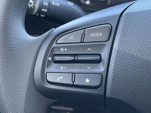 New 2026 Hyundai Venue SE image 19