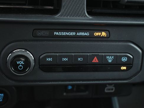 Used 2025 Ford Maverick Lariat w/ Black Appearance Package image 30