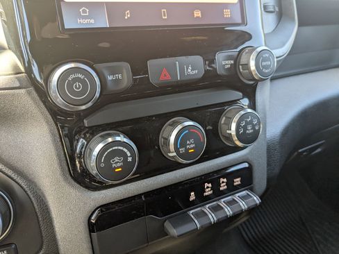 Used 2025 RAM 1500 Classic Warlock image 17