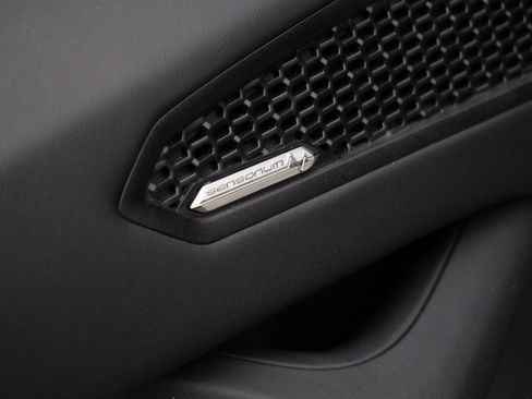 Used 2024 Lamborghini Huracan EVO image 21