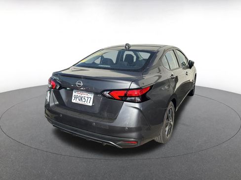 Used 2025 Nissan Versa SV image 5