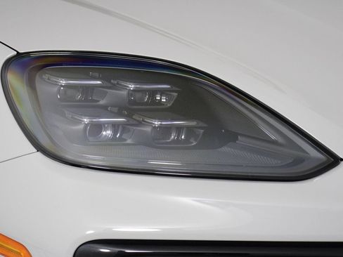 Certified 2024 Porsche Cayenne AWD/4WD image 28