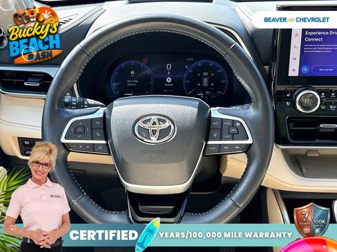 Used 2023 Toyota Highlander Platinum FWD image 17