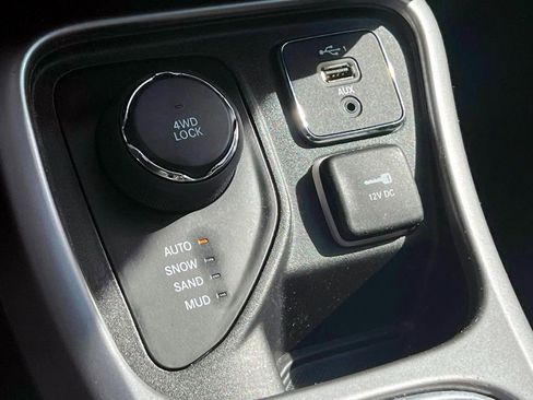 Certified 2019 Jeep Compass Latitude AWD/4WD image 32