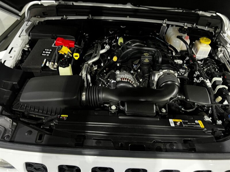 Used 2023 Jeep Gladiator Sport AWD/4WD image 37