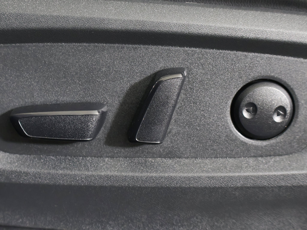 Used 2024 Nissan Pathfinder SL AWD/4WD image 34