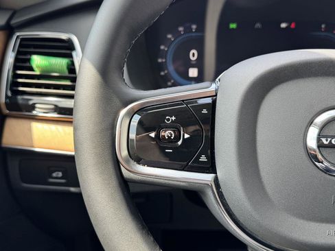 Used 2024 Volvo XC90 B5 Plus image 24