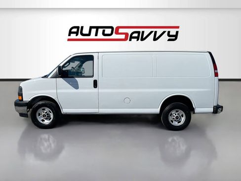 Used 2024 GMC Savana 2500 w/ Driver Convenience Package RWD image 4