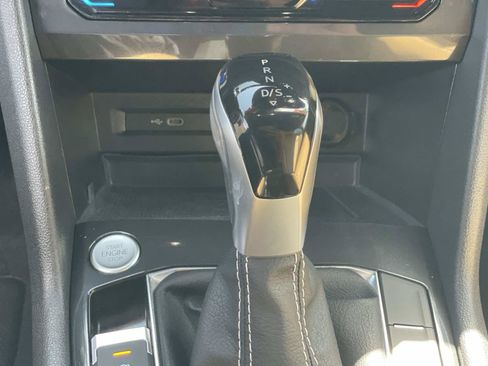Certified 2022 Volkswagen Tiguan SE AWD/4WD image 17