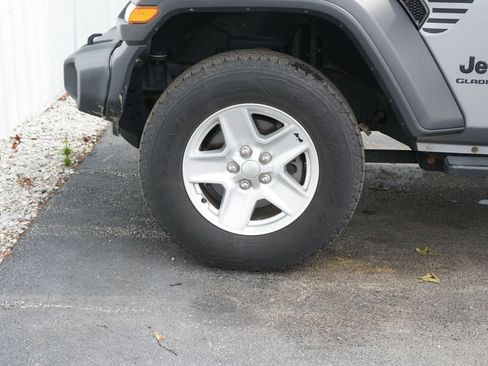 Used 2020 Jeep Gladiator Sport w/ Quick Order Package 24S AWD/4WD image 6