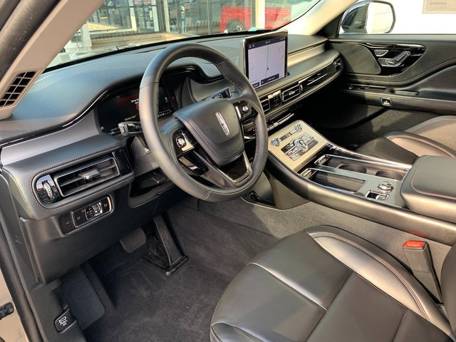 Certified 2023 Lincoln Aviator AWD w/ Premium Package image 23